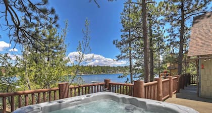 Private Boat Dock! Views! HOT TUB! Foosball! Historic Features! Updated Kitchen!