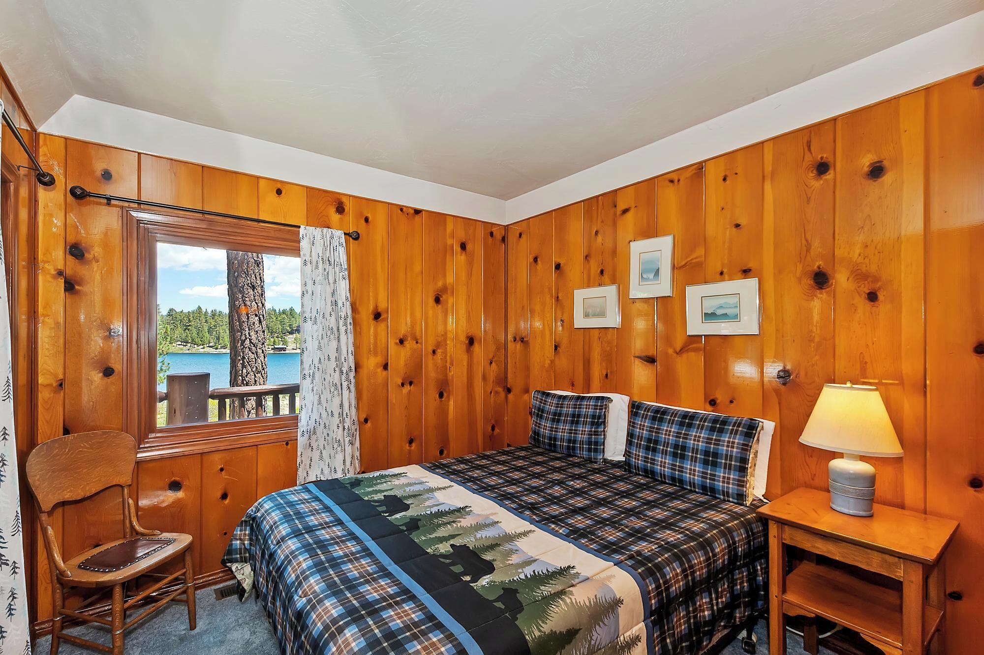 5 bedrooms, WiFi, bed sheets