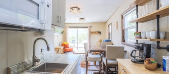The Trout Retreat | Lake+Alpine Views | Fast Wifi