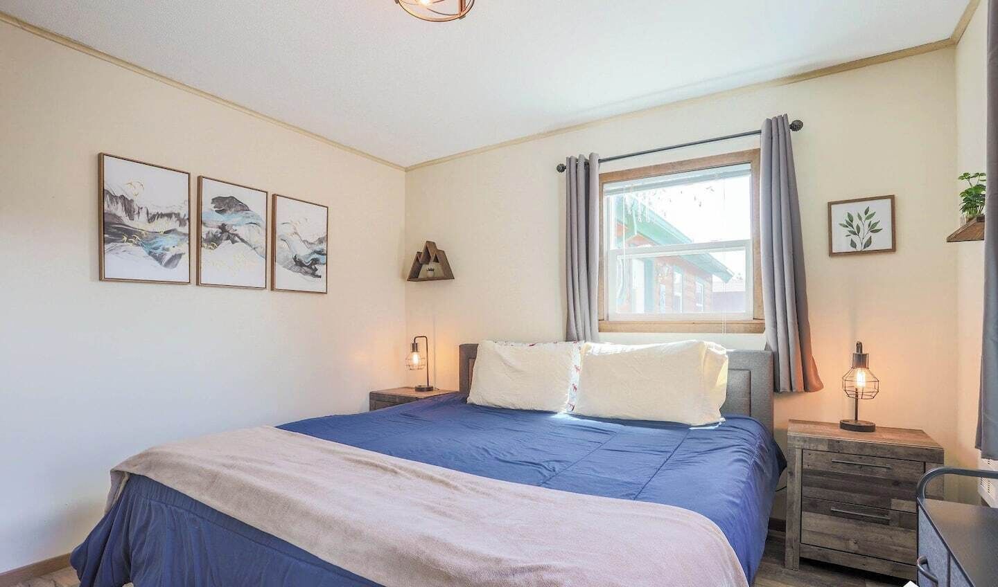 1 bedroom, iron/ironing board, travel crib, free WiFi