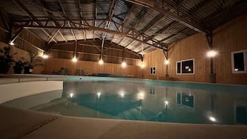 Innenpool, beheizter Pool