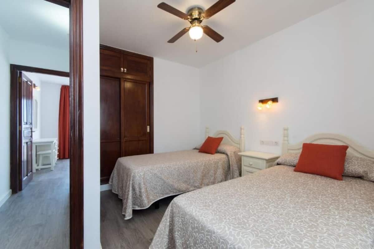 2 Schlafzimmer, Zimmersafe, Bügeleisen/Bügelbrett, Bettwäsche