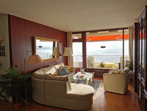 Fernseher, Stereoanlage