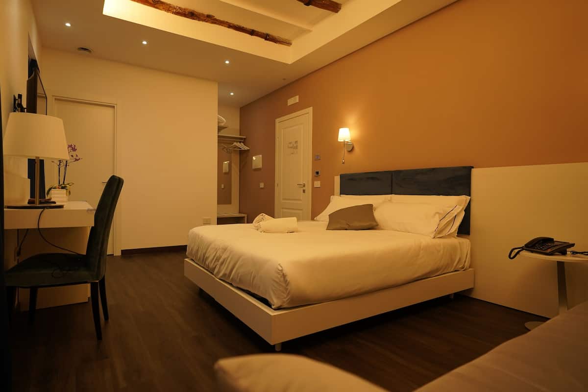 Junior Double Room, 1 Bedroom | Premium bedding, down duvets, minibar, in-room safe