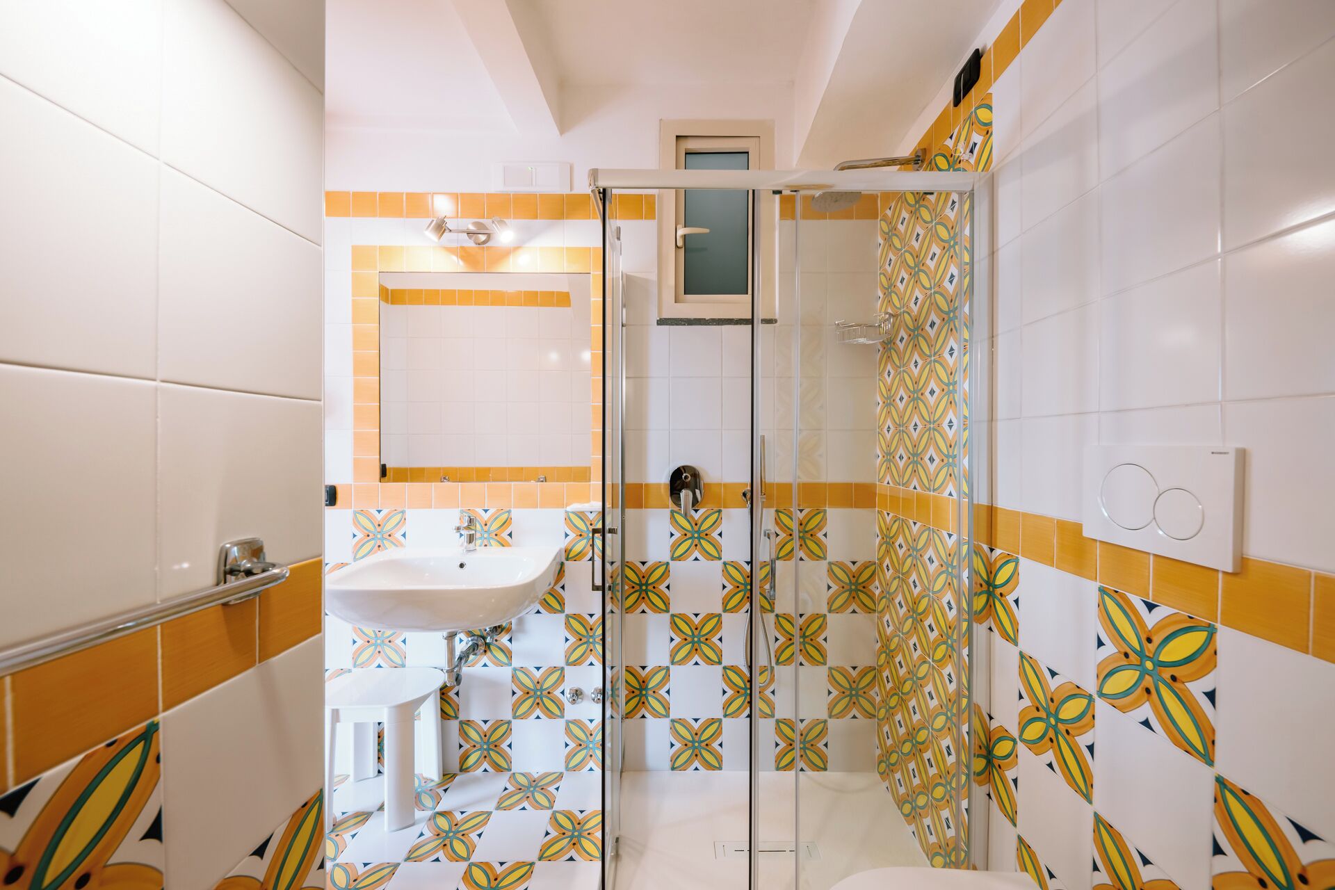 comfort double or twin room, 1 bedroom, non smoking, sea view | bathroom | shower, rainfall showerhead, free toiletries, hair dryer