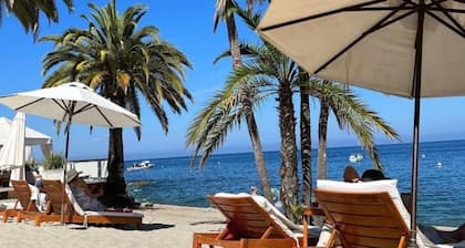 Oceanfront villa w/ One of a kind Amazing View!!