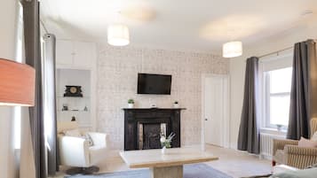 4 bedrooms, individually decorated, individually furnished, free WiFi