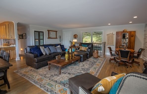 TV, fireplace, DVD player, foosball - Spacious Mountain Home for Large Groups (Seven Devils)