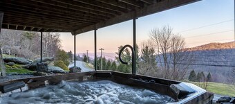 Spacious Mountain Home for Large Groups