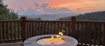 Private Cabin with Appalachian Mountain Views
