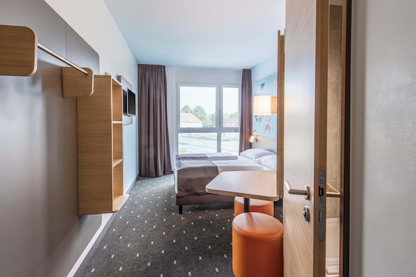 Double Room | Premium bedding, desk, soundproofing, free WiFi