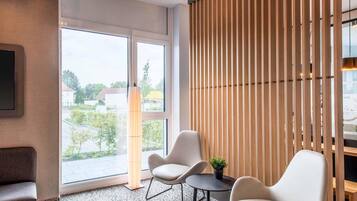 Ropa de cama de alta calidad, escritorio, sistema de insonorización