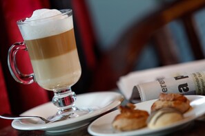 Bar (on property) - The G Hotels Istanbul (Istanbul)