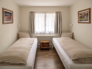 1 chambre, lit parapluie, Wi-Fi, draps fournis