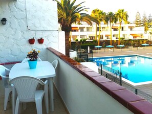 Outdoor dining - Blue Apartment, Wifi Free (ARONA)