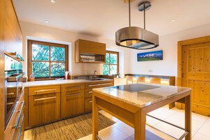 Panoramic Chalet | Private kitchen | Oven, stovetop, dishwasher, espresso maker