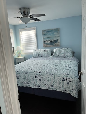 2 bedrooms, internet, bed sheets