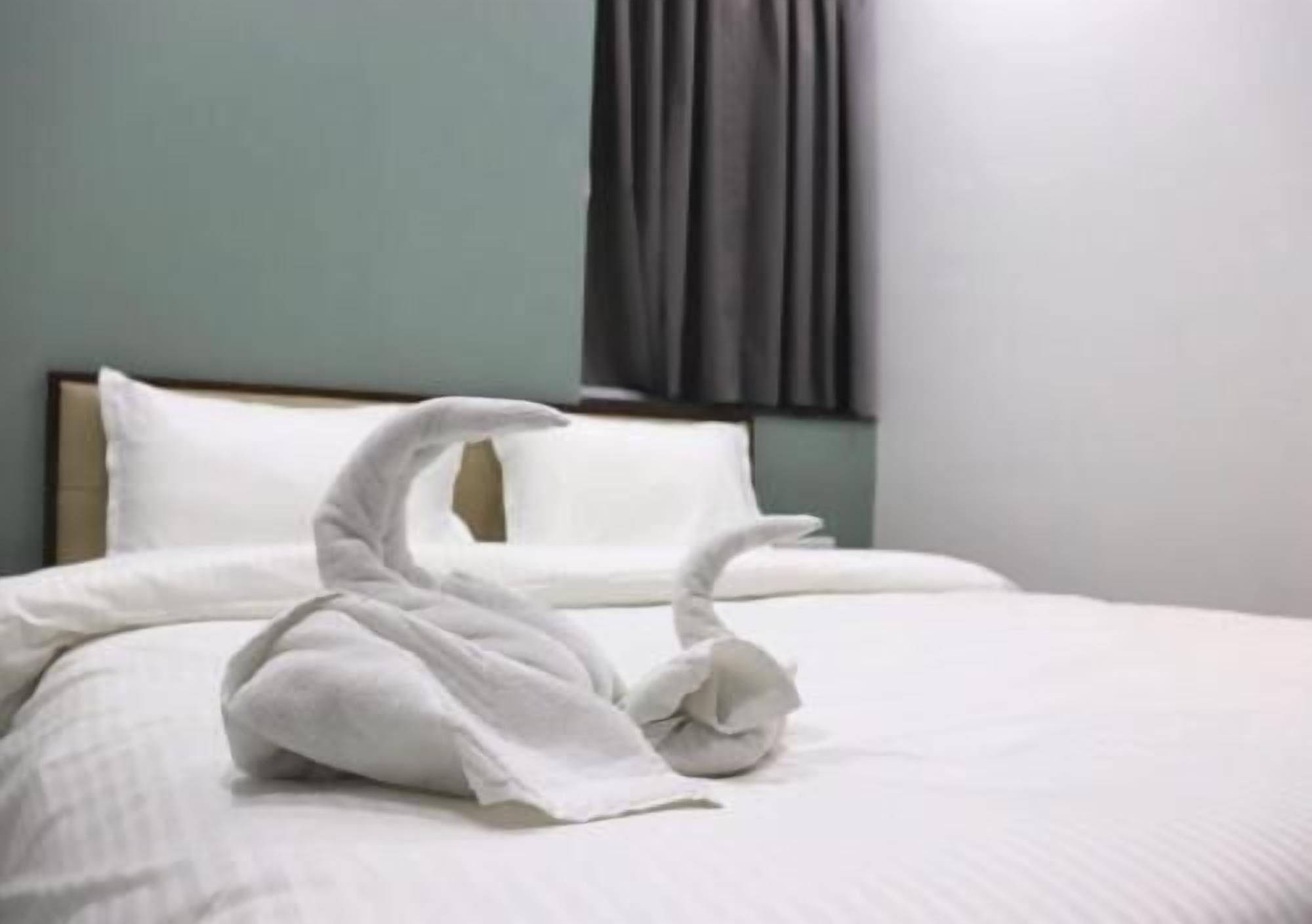 Memory foam beds, desk, soundproofing, free WiFi
