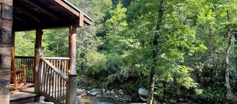 Fish Camp at Waterdance - Log Cabin On The River