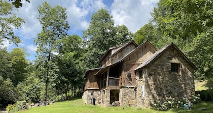Fish Camp at Waterdance - Log Cabin On The River