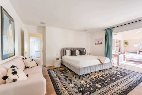 3 bedrooms, travel cot, WiFi, bed sheets