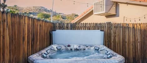 Bain à remous extérieur