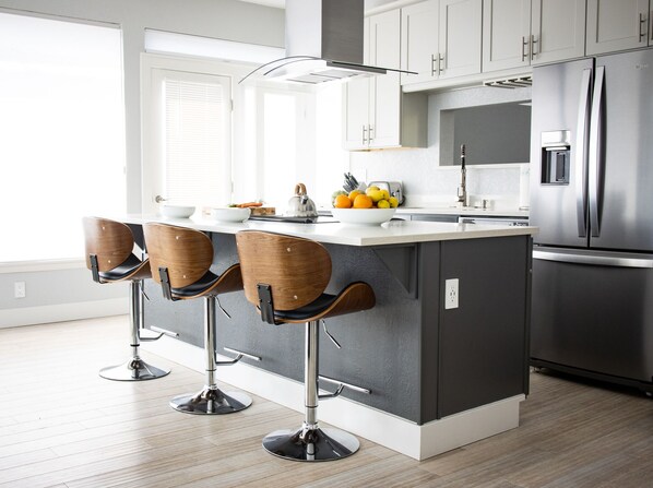 Fridge, oven, stovetop, dishwasher - Contemporary Mountain Home With Panoramic Views (Crestone)