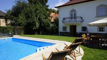 Outdoor pool, a heated pool
