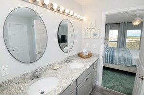 Unclassified image, 2 of 20, button