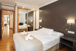 1 slaapkamer, een strijkplank/strijkijzer, gratis wifi, beddengoed