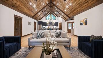 Smart-tv och eldstad