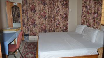 1 chambre, fer et planche Ă repasser, Wi-Fi, draps fournis