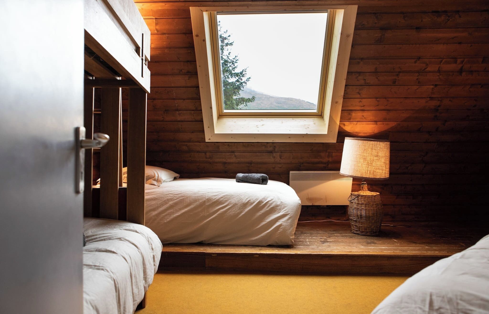 2 عدّة غرف نوم وواي فاي مجانًا وملاءات أسرّة