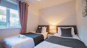 2 soverom, strykejern/-brett, reiseseng for barn og wi-fi (inkludert)