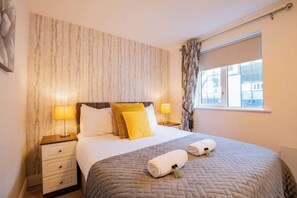 2 slaapkamers, een strijkplank/strijkijzer, reisbedje, gratis wifi