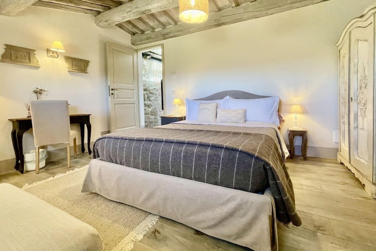 Premium bedding, memory foam beds, minibar, in-room safe