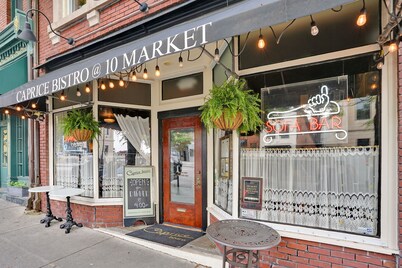 Downtown Wilmington home in the Historic District, near to Cape Fear River Walk 