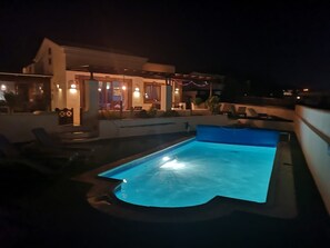 Outdoor pool, a heated pool - Luxurious 2 Bed Villa (Montaña Roja, Playa Blanca)