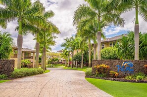 Property grounds - Pili Mai 2-Bedroom, 2 bath, A/C Condo unit 11G, Sleeps 6 (Koloa)