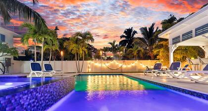 Waterfront Home in Islamorada with outdoor kitchen, pool, spa, boat dockage