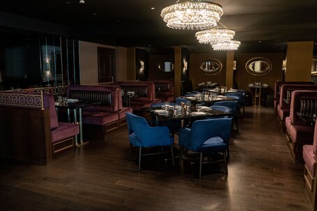 The LaSalle Chicago, Autograph Collection - Image 30