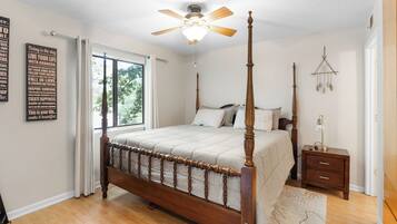 2 bedrooms, iron/ironing board, free WiFi, bed sheets