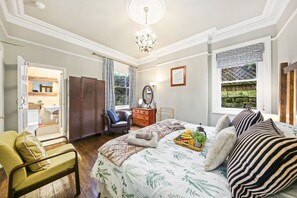 6 dormitorios, cuna de viaje, wifi gratis y ropa de cama