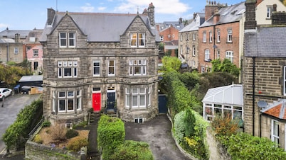 Large Victorian Family Home | Central Matlock | Hot Tub & Games Room | 13 Guests