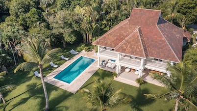 Villa Los Cocos-Tortuga Bay : French flair near the beach  