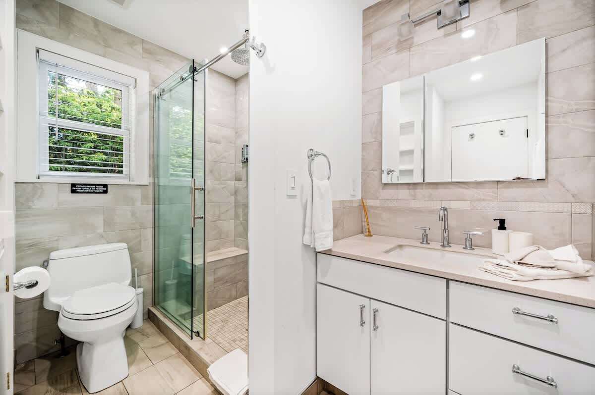 Badkar/dusch och handdukar