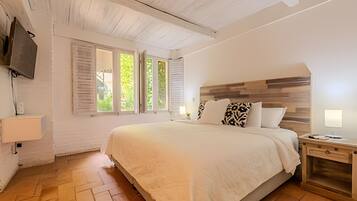 7 sovrum, strykjärn/strykbräda och sängkläder