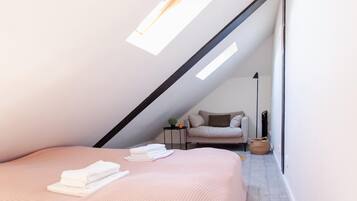 3 slaapkamers, een strijkplank/strijkijzer, gratis wifi, beddengoed