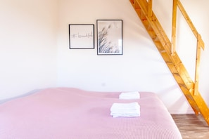 3 chambres, fer et planche à repasser, Wi-Fi gratuit, draps fournis