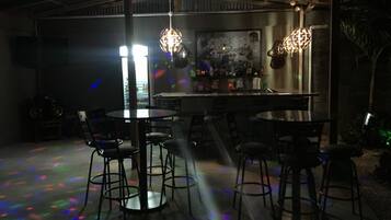 Bar (in der Unterkunft)